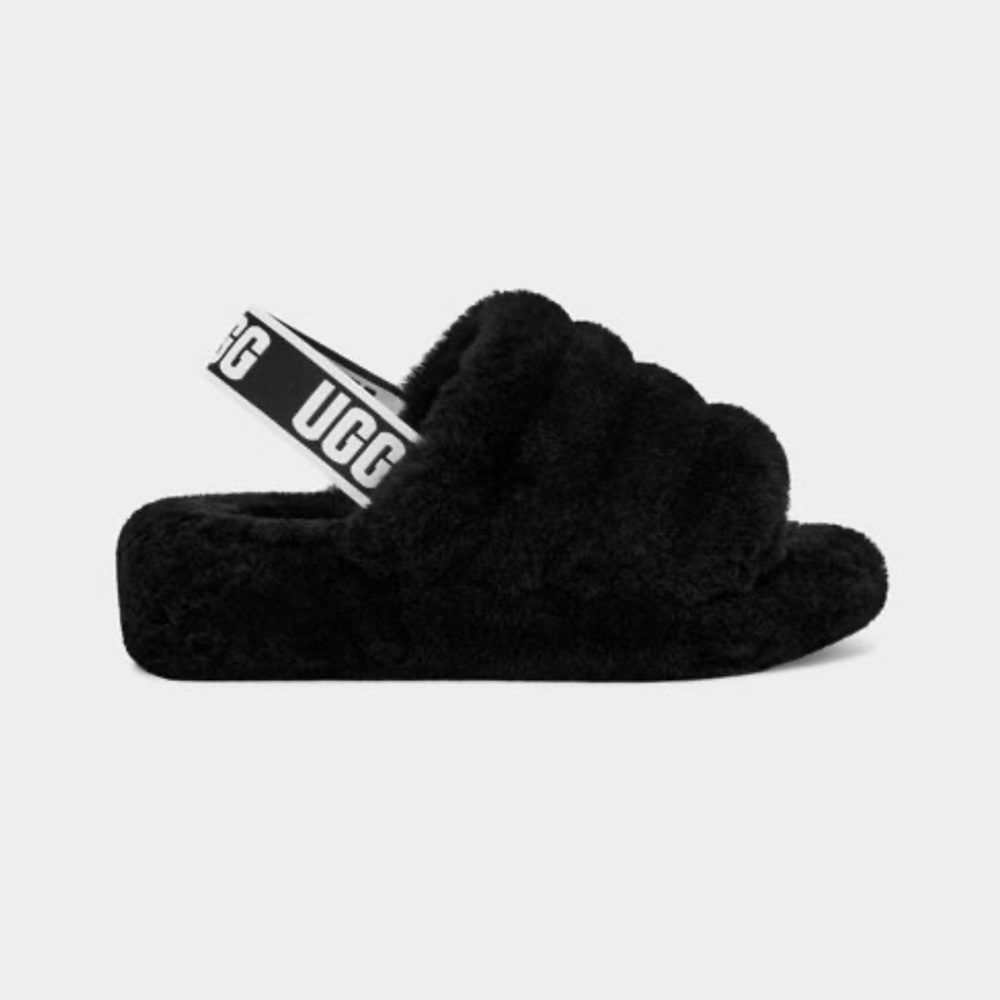 Black fluffy Ugg slides 🖤